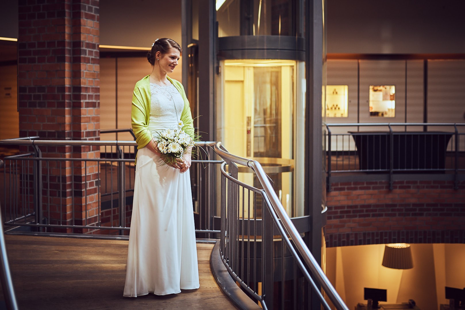 Braut im Swissotel kurz vor dem First-Look